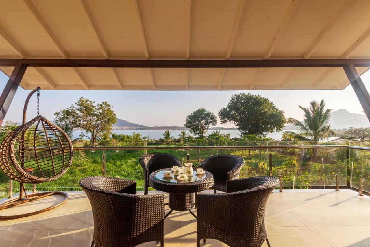 Luna Villa By Stayvista - Lakeside Charm With Terrace, Lush Lawn & Modern Decor Nāsik Eksteriør bilde