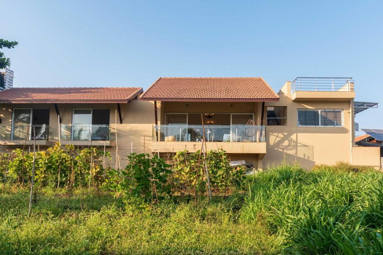 Luna Villa By Stayvista - Lakeside Charm With Terrace, Lush Lawn & Modern Decor Nāsik Eksteriør bilde