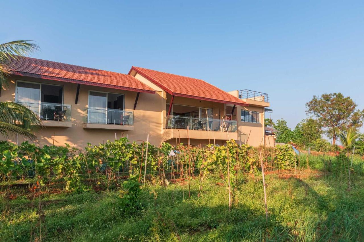 Luna Villa By Stayvista - Lakeside Charm With Terrace, Lush Lawn & Modern Decor Nāsik Eksteriør bilde