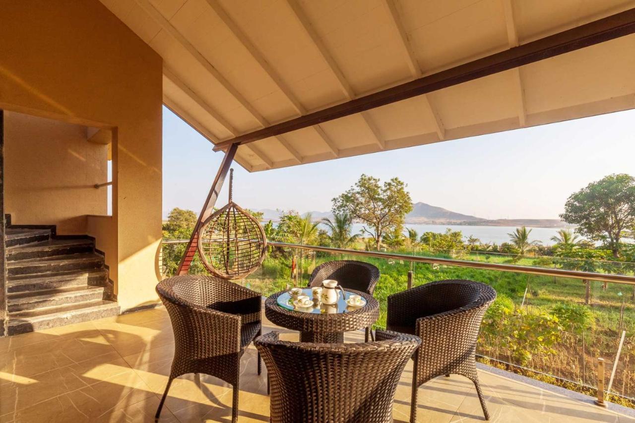Luna Villa By Stayvista - Lakeside Charm With Terrace, Lush Lawn & Modern Decor Nāsik Eksteriør bilde