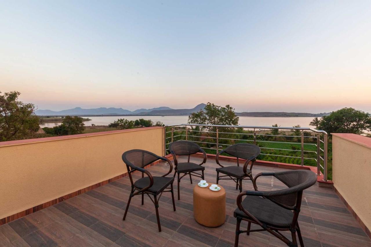 Luna Villa By Stayvista - Lakeside Charm With Terrace, Lush Lawn & Modern Decor Nāsik Eksteriør bilde